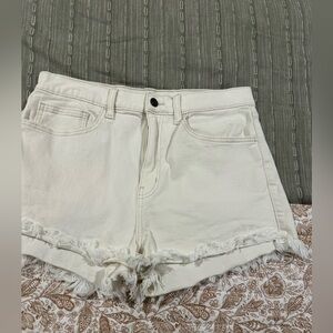 Willow and Root Cream Frayed Hem Women’s Denim Shorts